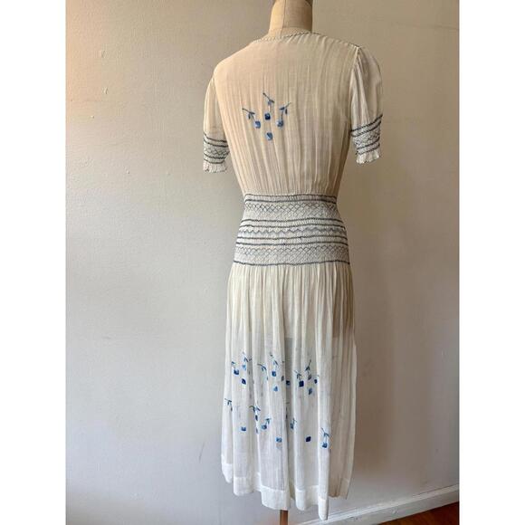 Vintage 1930s Hungarian Embroidered Blue & White Dress - Picture 6 of 8